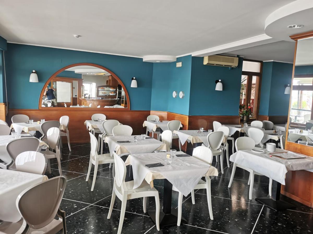Albium Hotel Αλμπένγκα Εξωτερικό φωτογραφία