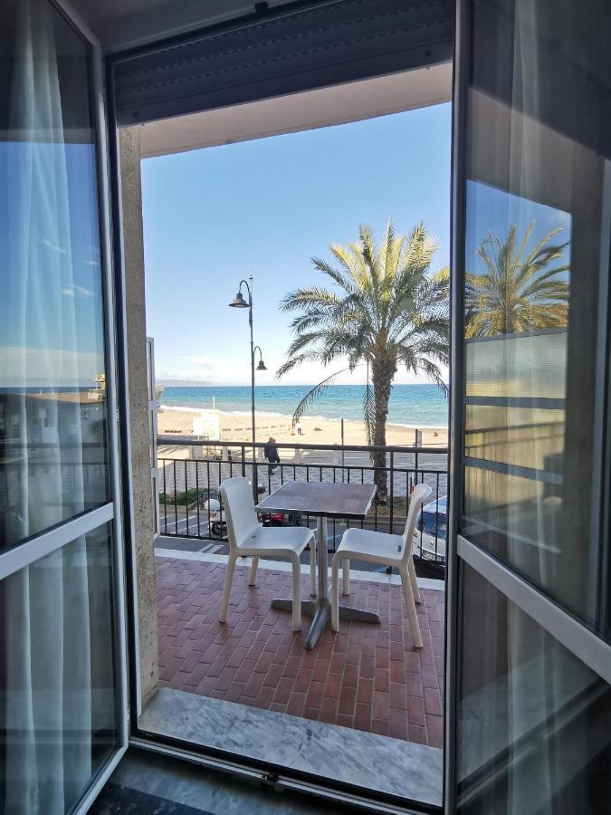 Albium Hotel Αλμπένγκα Εξωτερικό φωτογραφία