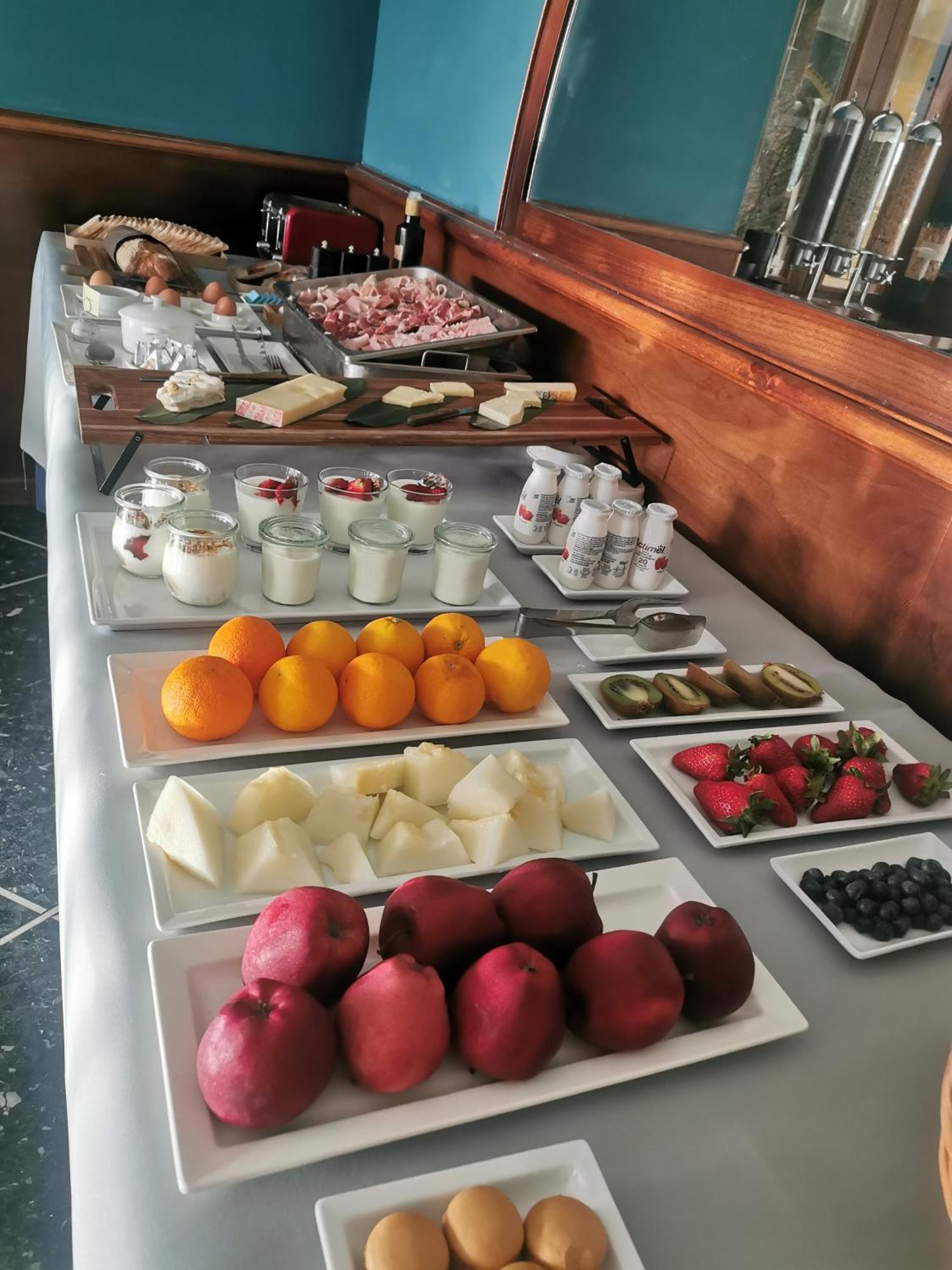 Albium Hotel Αλμπένγκα Εξωτερικό φωτογραφία