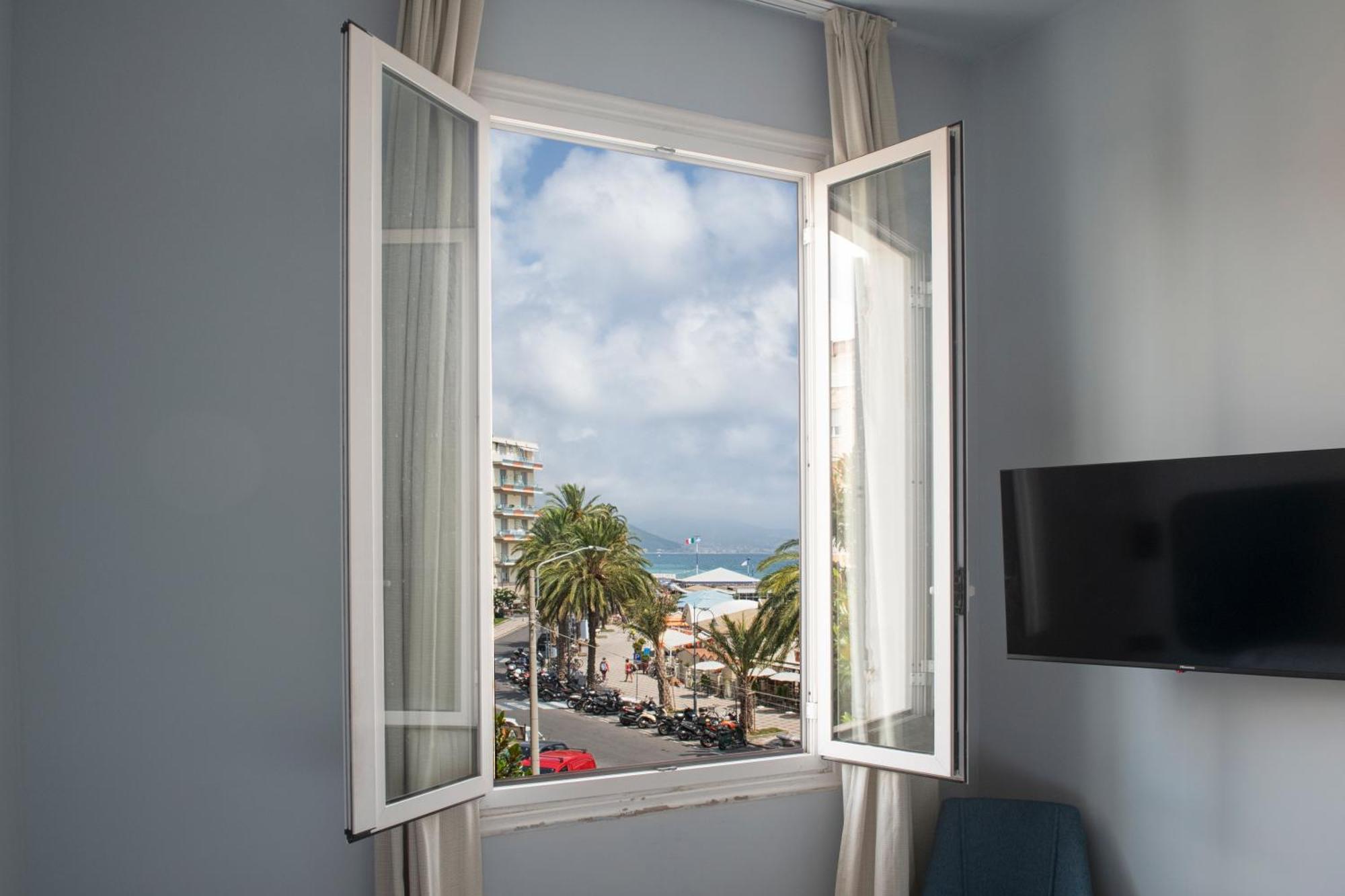 Albium Hotel Αλμπένγκα Εξωτερικό φωτογραφία